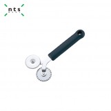 Double Pastry Wheel with Plastic Handle